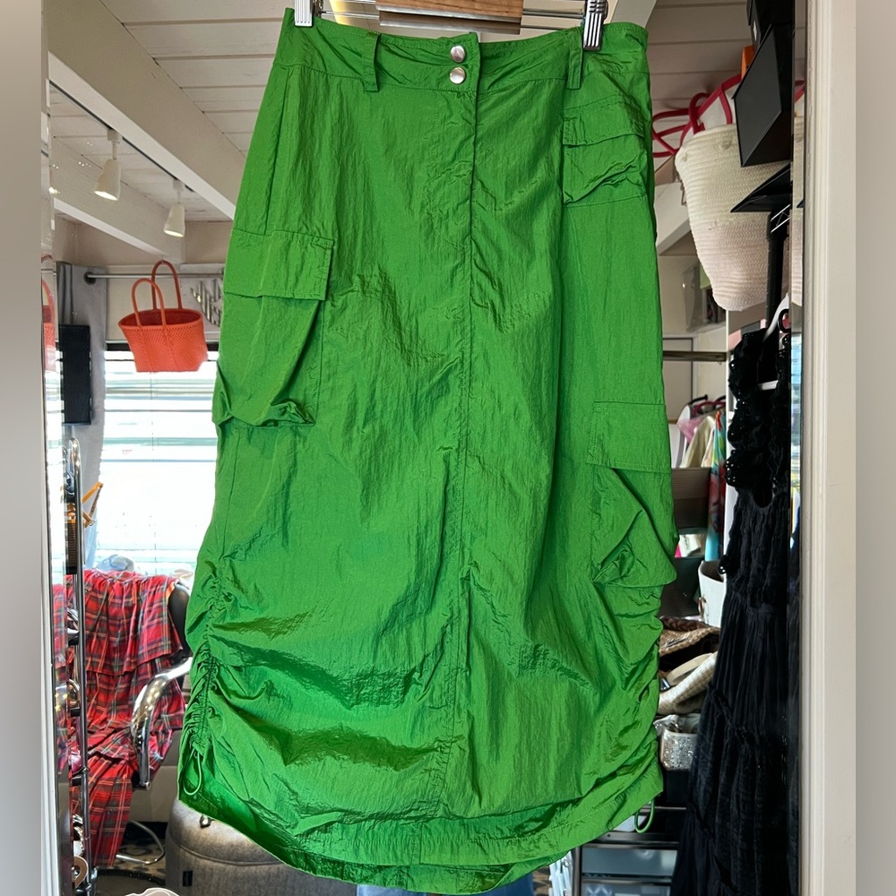 Forever 21 midi cargo skirt size medium